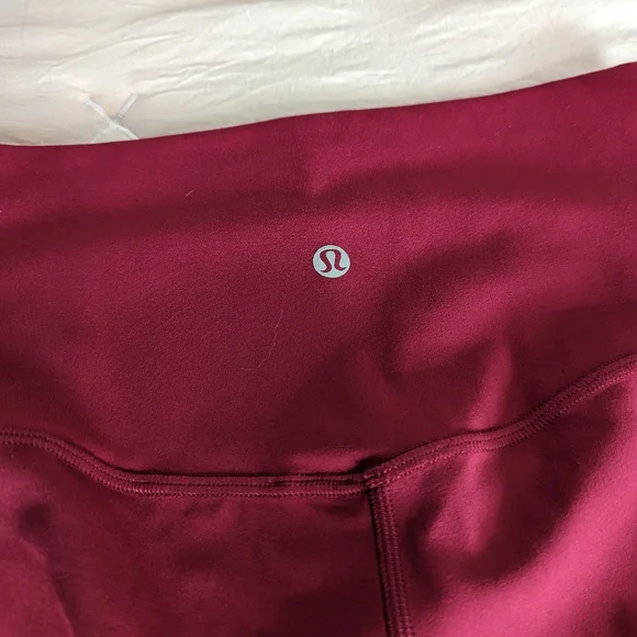 Brand New Lululemon Align Cropped Leggings (Size 6, 23") - Picture 3 of 5